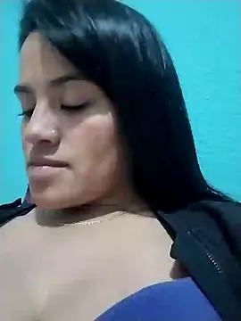 Snapshot of zhayra_rose chatting on 01/04/25, 05:48 zhayra rose online show from 01/04/25, 05:48