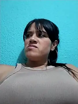 Snapshot of zhayra_rose chatting on 01/07/25, 03:35 zhayra rose online show from 01/07/25, 03:35