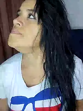 Snapshot of zhayra_rose chatting on 01/29/25, 03:01 zhayra rose online show from 01/29/25, 03:01