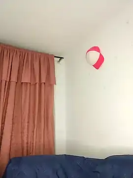 Snapshot of zhayra_rose chatting on 01/30/25, 03:44 zhayra rose online show from 01/30/25, 03:44