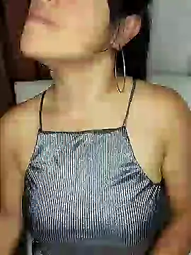 Snapshot of zhayra_rose chatting on 03/01/25, 06:57 zhayra rose online show from 03/01/25, 06:57