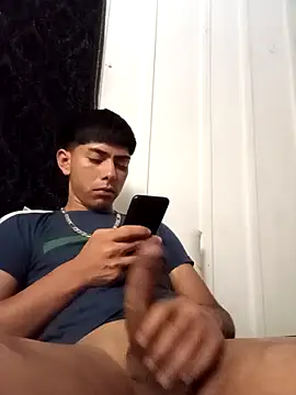 SEBASTHIAN online show from 12/21/25, 05:03