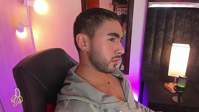 ItsMeEros online show from 11/22/25, 10:53