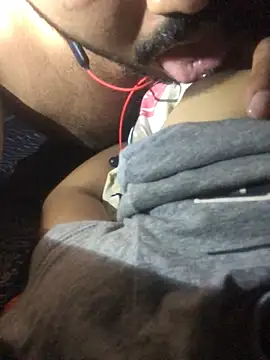 Snapshot of CoolBiDude chatting on 01/05/25, 08:00 CoolBiDude online show from 01/05/25, 08:00