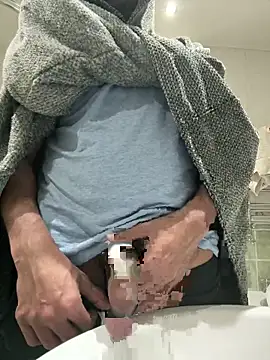 Snapshot of CoolBiDude chatting on 03/14/26, 07:08 CoolBiDude online show from 03/14/26, 07:08