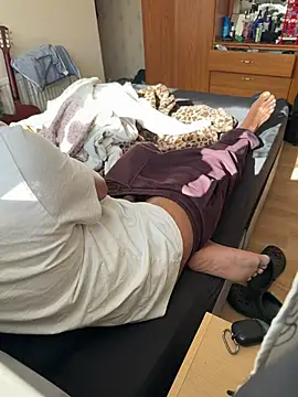 Snapshot of CoolBiDude chatting on 03/25/26, 02:45 CoolBiDude online show from 03/25/26, 02:45