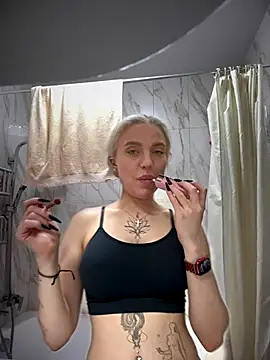 Snapshot of pinkstar_ chatting on 11/02/25, 04:59 pinkstar online show from 11/02/25, 04:59