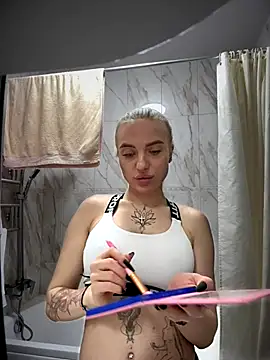 Snapshot of pinkstar_ chatting on 11/04/25, 05:28 pinkstar online show from 11/04/25, 05:28