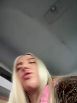 Snapshot of pinkstar_ chatting on 11/08/25, 04:56 pinkstar online show from 11/08/25, 04:56