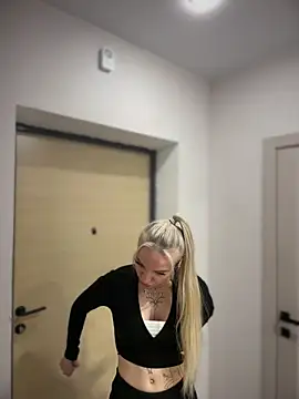 Snapshot of pinkstar_ chatting on 11/30/25, 05:33 pinkstar online show from 11/30/25, 05:33