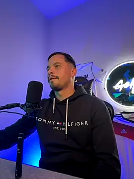 Jonkitzler1 online show from 12/01/25, 05:07