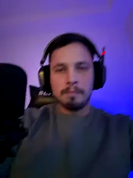 Jonkitzler1 online show from 12/22/25, 06:49