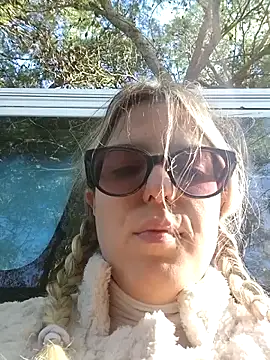 dolcehelena993 online show from 11/23/25, 10:15