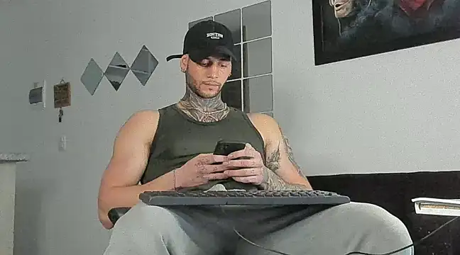  jamesleandros1 online show from 03/04/25, 09:54