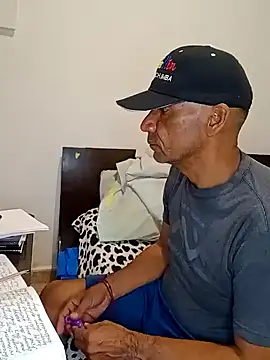 Daddy1972 online show from 02/05/25, 05:42