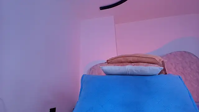 naomi kyse online show from 06/08/26, 03:07