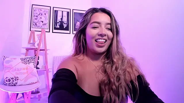 sofihill01 online show from 04/21/26, 02:51