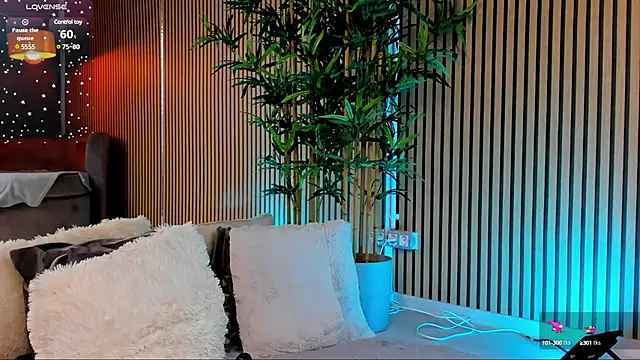 Snapshot of Avril_Cyrus chatting on 01/29/25, 11:30 Avril Cyrus online show from 01/29/25, 11:30