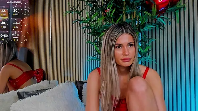 Snapshot of Avril_Cyrus chatting on 02/17/25, 02:15 Avril Cyrus online show from 02/17/25, 02:15