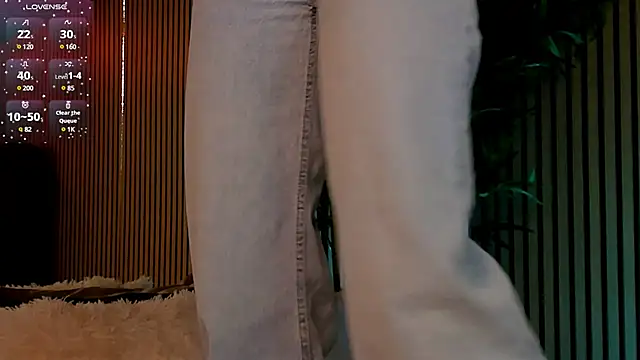 Snapshot of Avril_Cyrus chatting on 02/22/25, 10:18 Avril Cyrus online show from 02/22/25, 10:18