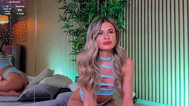 Snapshot of Avril_Cyrus chatting on 03/17/25, 02:45 Avril Cyrus online show from 03/17/25, 02:45