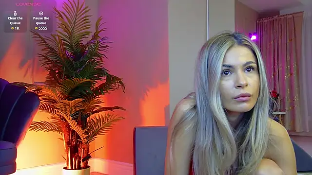 Snapshot of Avril_Cyrus chatting on 11/04/25, 07:40 Avril Cyrus online show from 11/04/25, 07:40