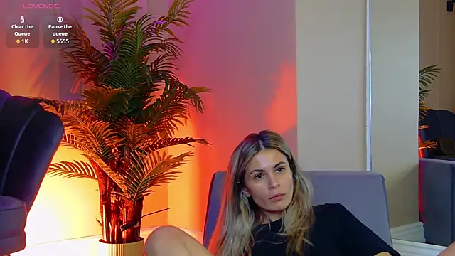 Snapshot of Avril_Cyrus chatting on 11/22/25, 07:18 Avril Cyrus online show from 11/22/25, 07:18