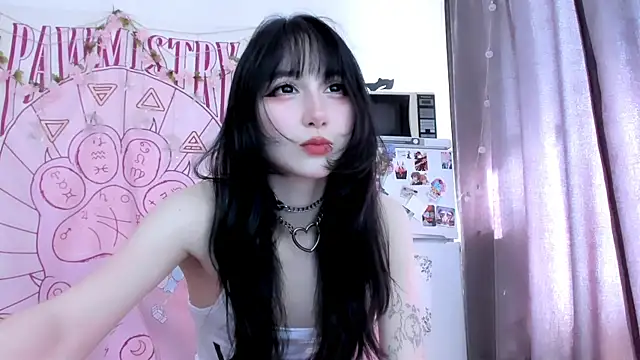 Snapshot of Holy420lolii chatting on 06/19/26, 01:59 Holy420lolii online show from 06/19/26, 01:59
