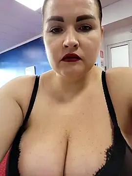 Snapshot of GeorgiaLerox chatting on 02/04/25, 12:44 GeorgiaLerox online show from 02/04/25, 12:44