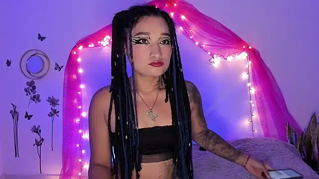 Snapshot of Eva_Lee_ chatting on 01/25/25, 06:01 Eva Lee online show from 01/25/25, 06:01