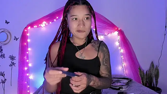 Snapshot of Eva_Lee_ chatting on 01/28/25, 06:49 Eva Lee online show from 01/28/25, 06:49