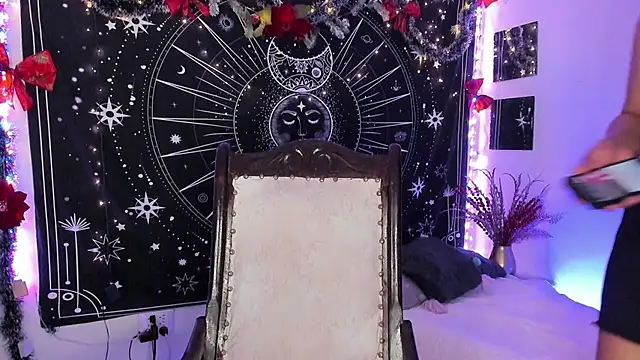 Eva Lee  online show from 12/05/25, 09:40