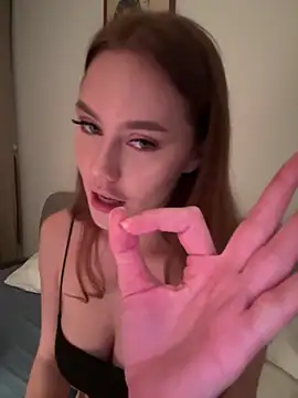 Snapshot of Meow_Sophie chatting on 09/21/25, 03:46 Meow Sophie online show from 09/21/25, 03:46