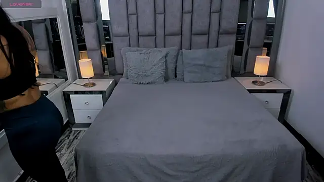 EMMAHILL1 online show from 10/16/25, 11:11