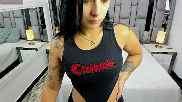 EMMAHILL1 online show from 11/16/25, 11:16