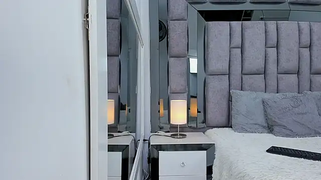 EMMAHILL1 online show from 12/18/25, 11:16