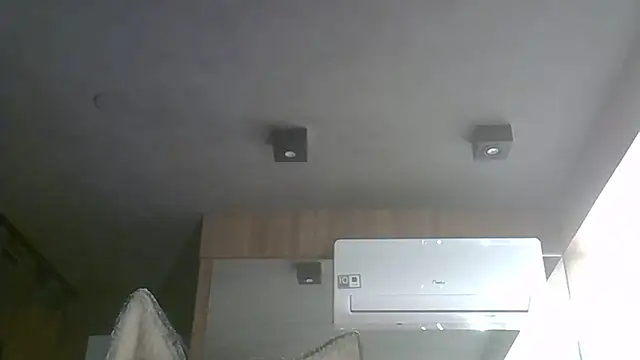 Skinny-Kitten online show from 12/22/25, 12:18