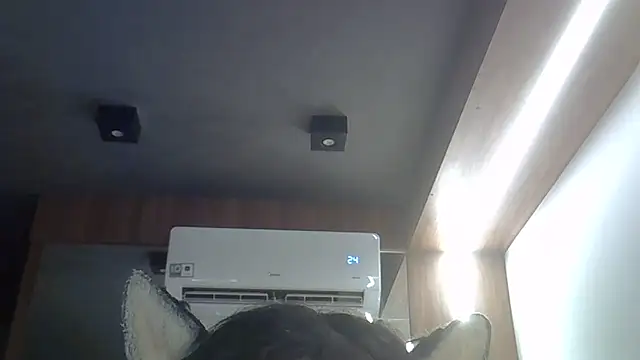 Skinny-Kitten online show from 04/08/26, 12:38