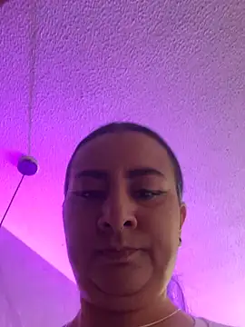 Abril Luv online show from 09/09/25, 01:43