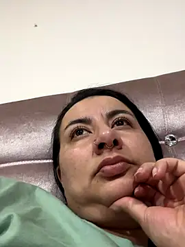 Abril Luv online show from 10/27/25, 01:31