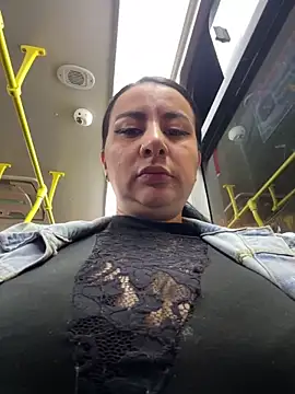 Abril Luv online show from 11/22/25, 12:20