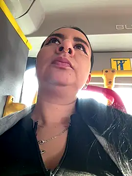 Abril Luv online show from 12/19/25, 12:23