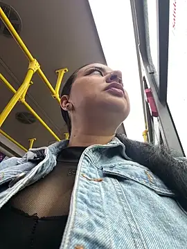 Abril Luv online show from 03/27/26, 12:05