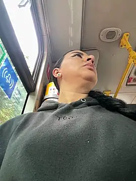 Abril Luv online show from 04/09/26, 12:10