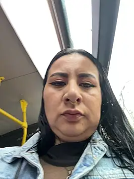 Abril Luv online show from 04/17/26, 11:57