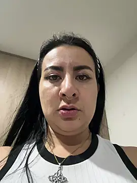 Abril Luv online show from 04/23/26, 12:45