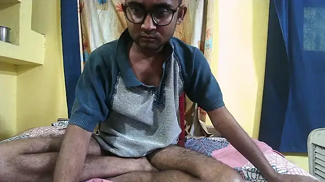 Snapshot of Cute_boy2000 chatting on 12/13/24, 09:13 Cute boy2000 online show from 12/13/24, 09:13