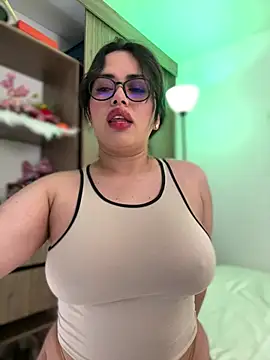 Snapshot of andra_rose chatting on 01/02/25, 11:06 andra rose online show from 01/02/25, 11:06