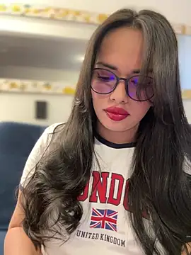 Snapshot of andra_rose chatting on 02/26/25, 11:04 andra rose online show from 02/26/25, 11:04