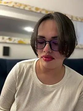 Snapshot of andra_rose chatting on 02/28/25, 11:12 andra rose online show from 02/28/25, 11:12